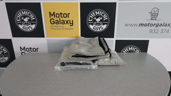 Ultra Plush Microfiber Detailing Towel - Image 2